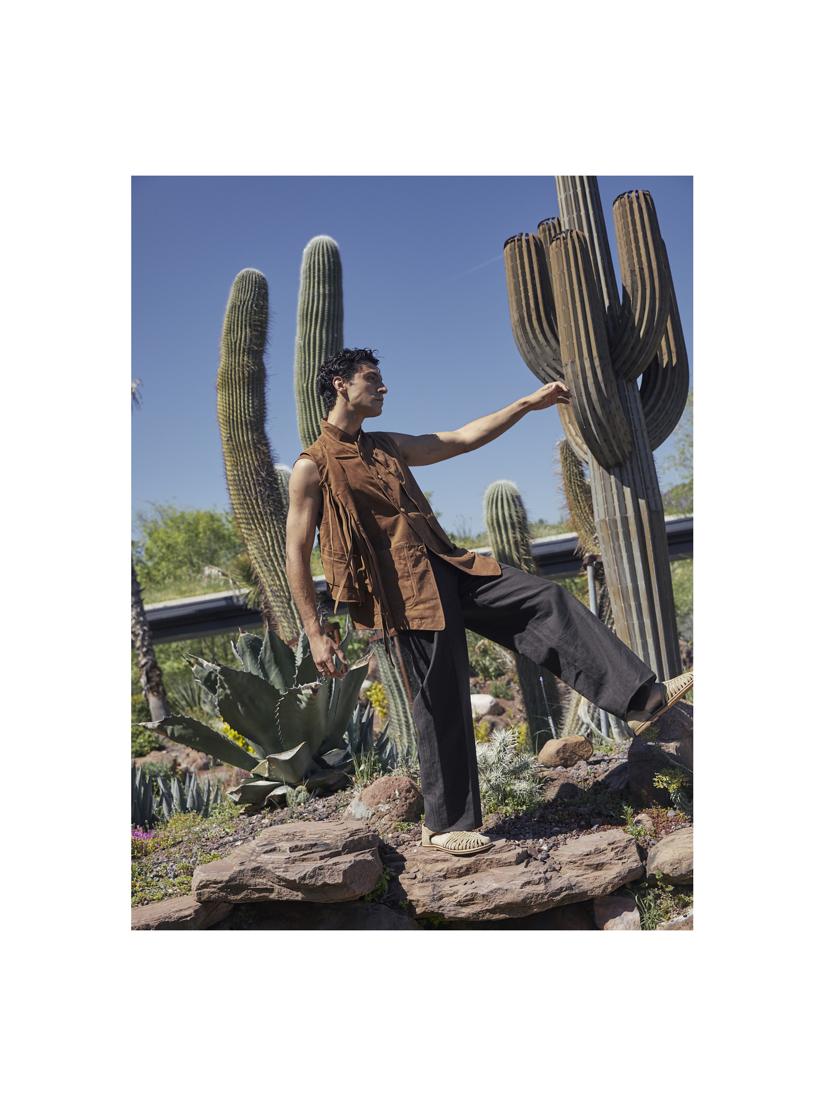 SHOT_02_045_24_04_2025_ESQUIRE_TOMAS_PARAMO B